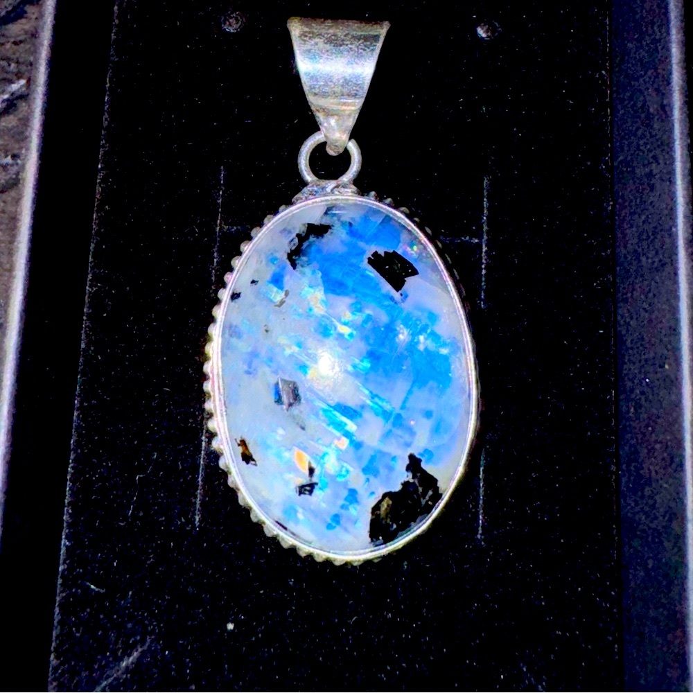 AAA+ FIERY MOONSTONE AND PENDANT NECKLACE| NWOT